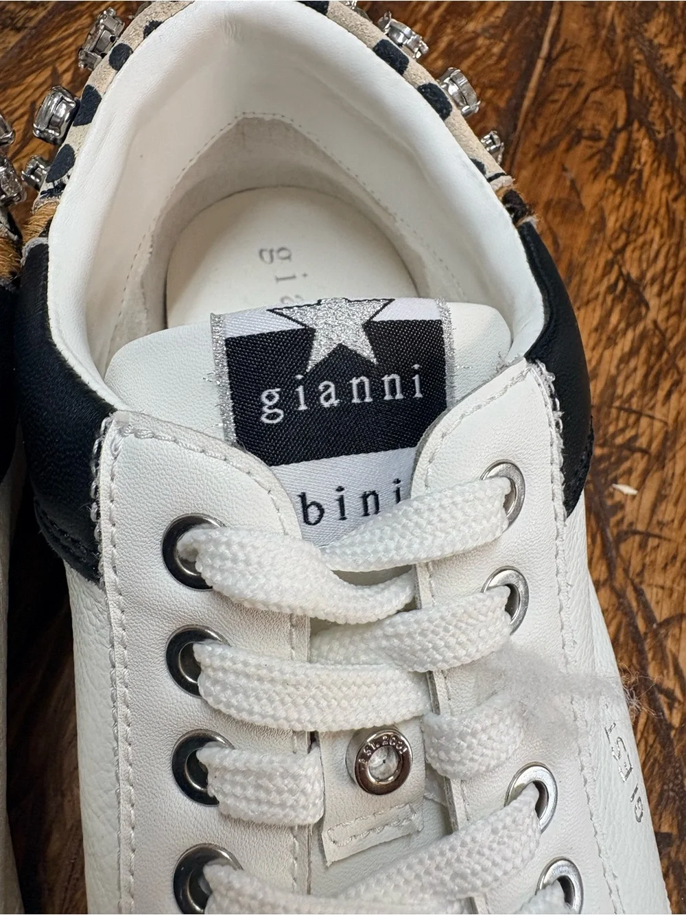 Gianni Bini White Black Leopard Crystal Heel Low Top Leather Sneakers Size 9